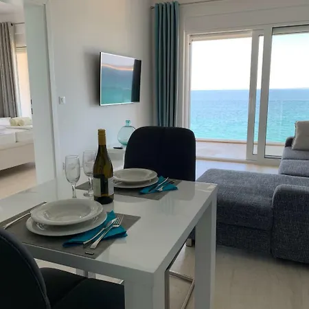 Sun Apartment *